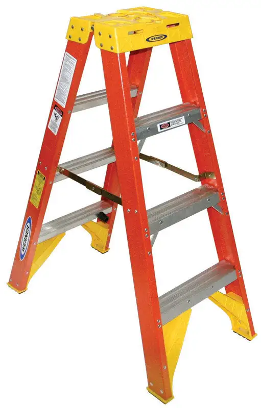 Werner 4 ft. H Aluminum Step Ladder Type II 225 lb. Capacity