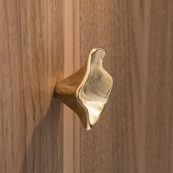 Soft-Close Petal Cabinet Pull