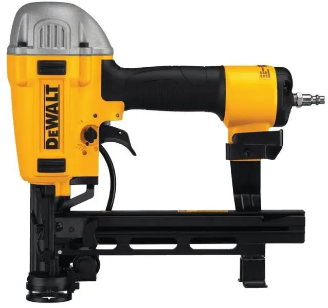 DeWalt DWS535B Worm Drive Circular Saw Electric Brake 7-1/4 Inch