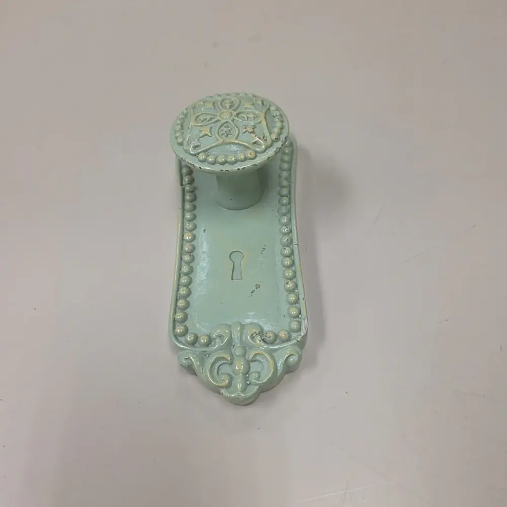 GREEN WALL HANGING DOOR KNOB
