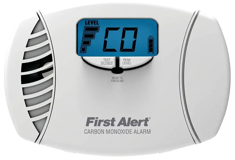 First Alert 1039746 Carbon Monoxide Alarm Backlit Numeric Display and Battery Backup, Digital Display, 85 dB, White